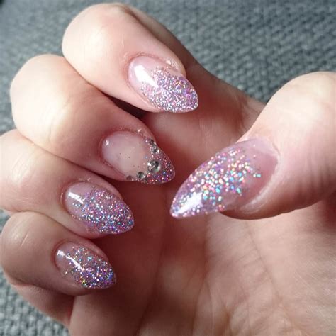 nail design glitter